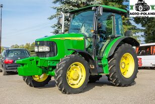 John Deere 5820  wheel tractor