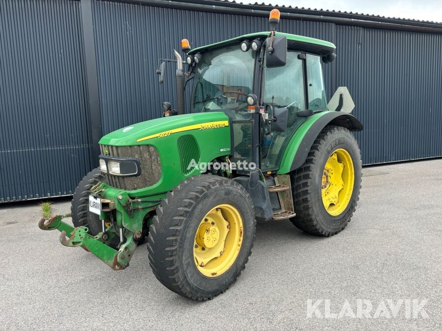 John Deere 5820 wielen trekker