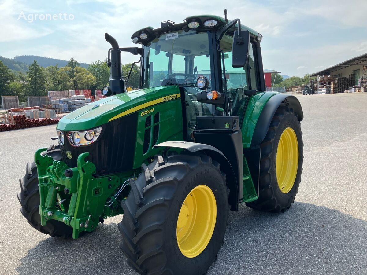 Kolový traktor John Deere 6090M - Agronetto