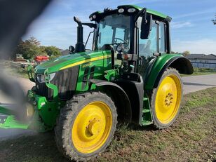 جرار بعجلات John Deere 6090M