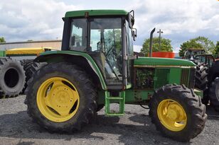جرار بعجلات John Deere 6100