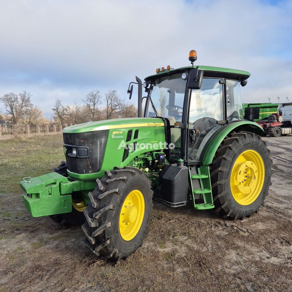 трактор колесный John Deere 6110B