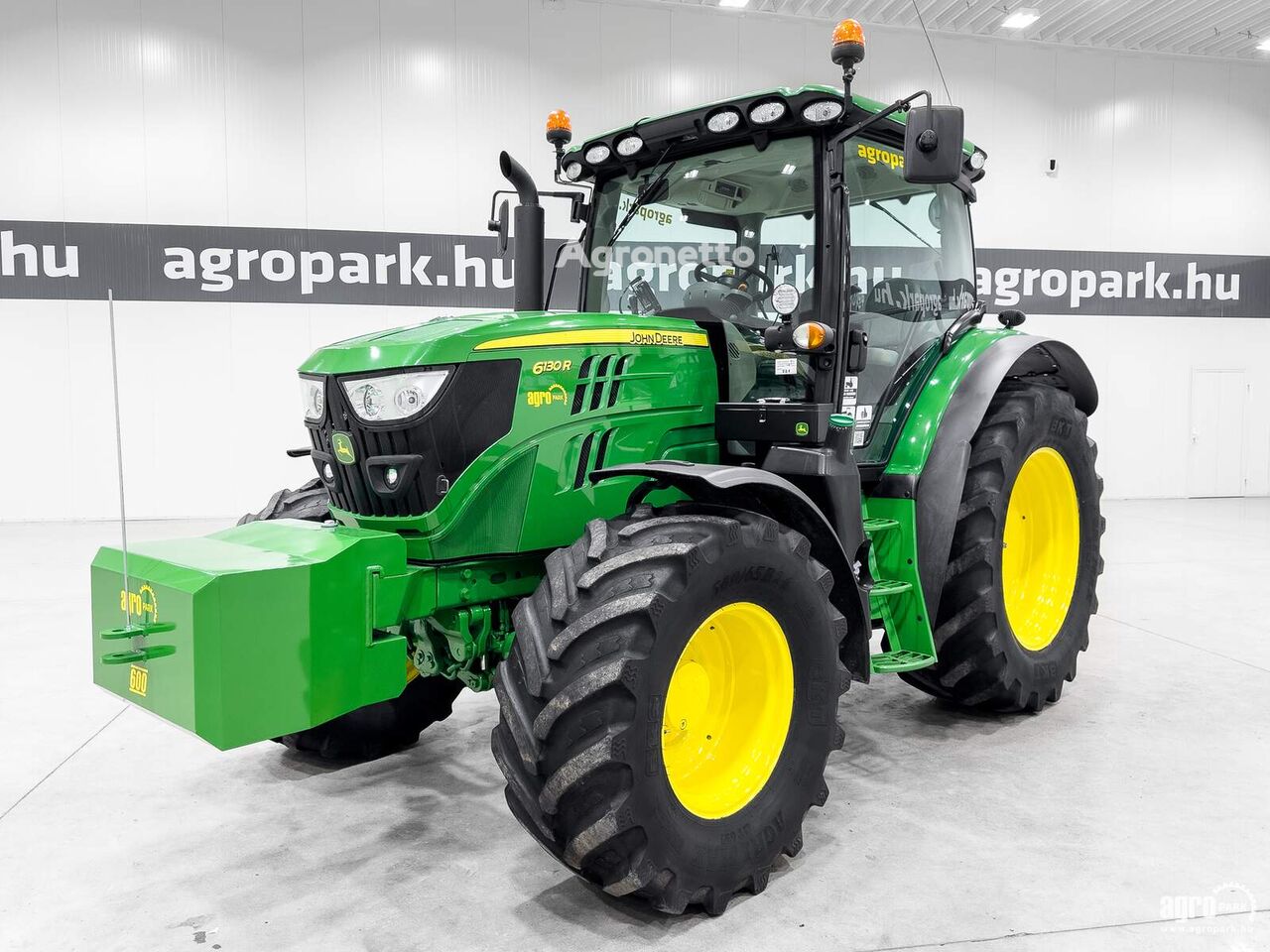 трактор колесный John Deere 6130R