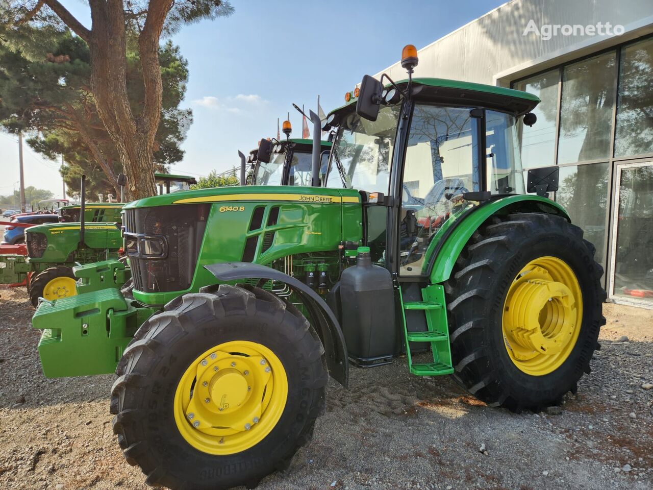 новый трактор колесный John Deere 6140 B