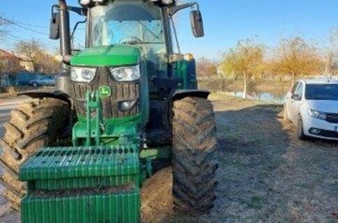 traktor roda John Deere 6155M