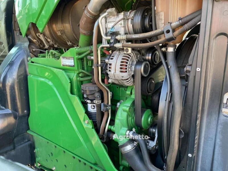 máy kéo bánh lốp John Deere 6155M