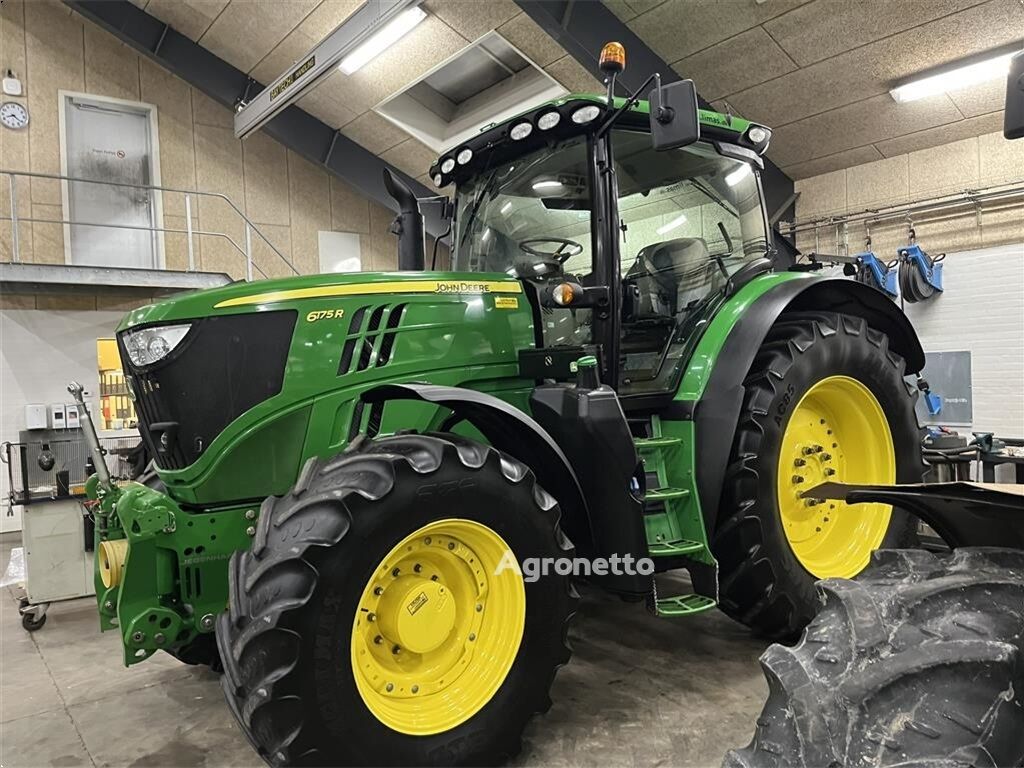 John Deere 6175R med frontlift og frontPTO traktor točkaš