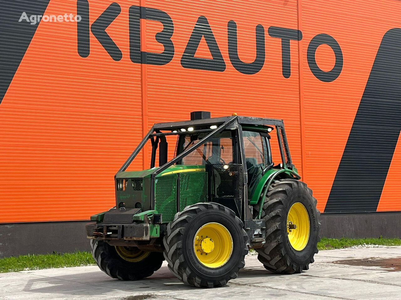 трактор колесный John Deere 6195 R FORESTRY TRACTOR / WINCH