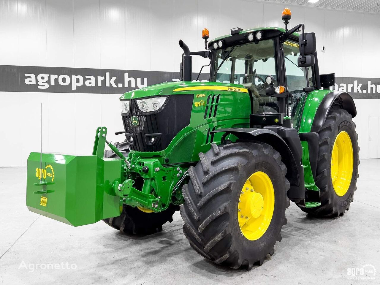 جرار بعجلات John Deere 6195M TLS