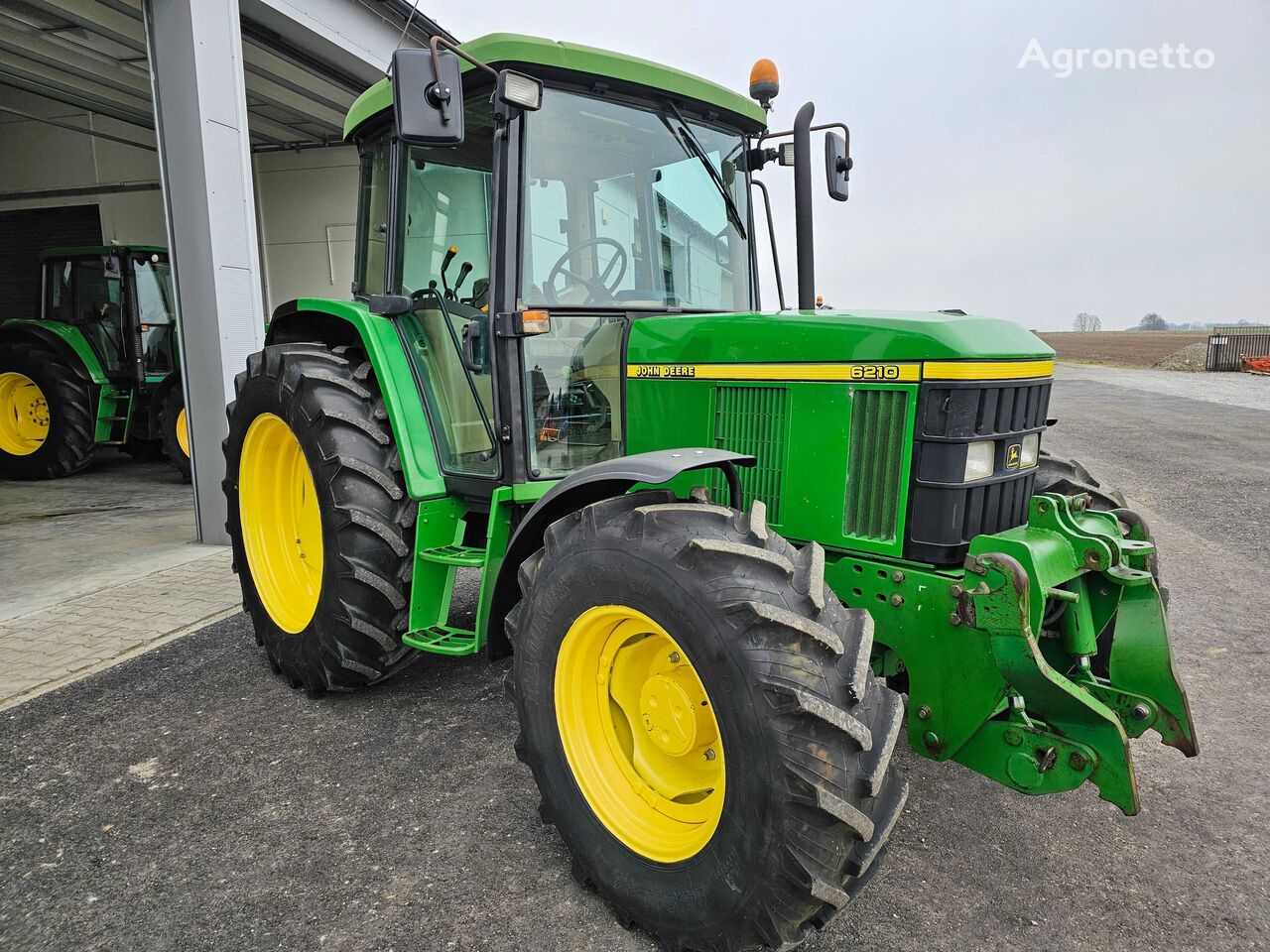 tractor cu roţi John Deere 6210