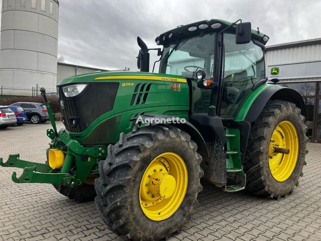 трактор колесный John Deere 6215R