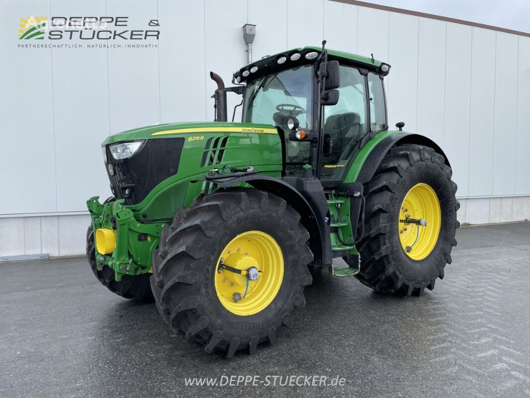 трактор колесный John Deere 6215R