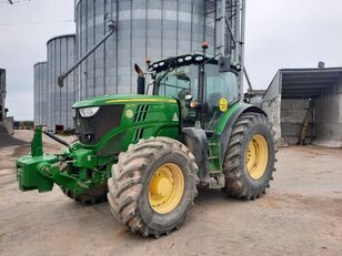 трактор колесный John Deere 6215R