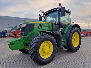 трактор колесный John Deere 6215R