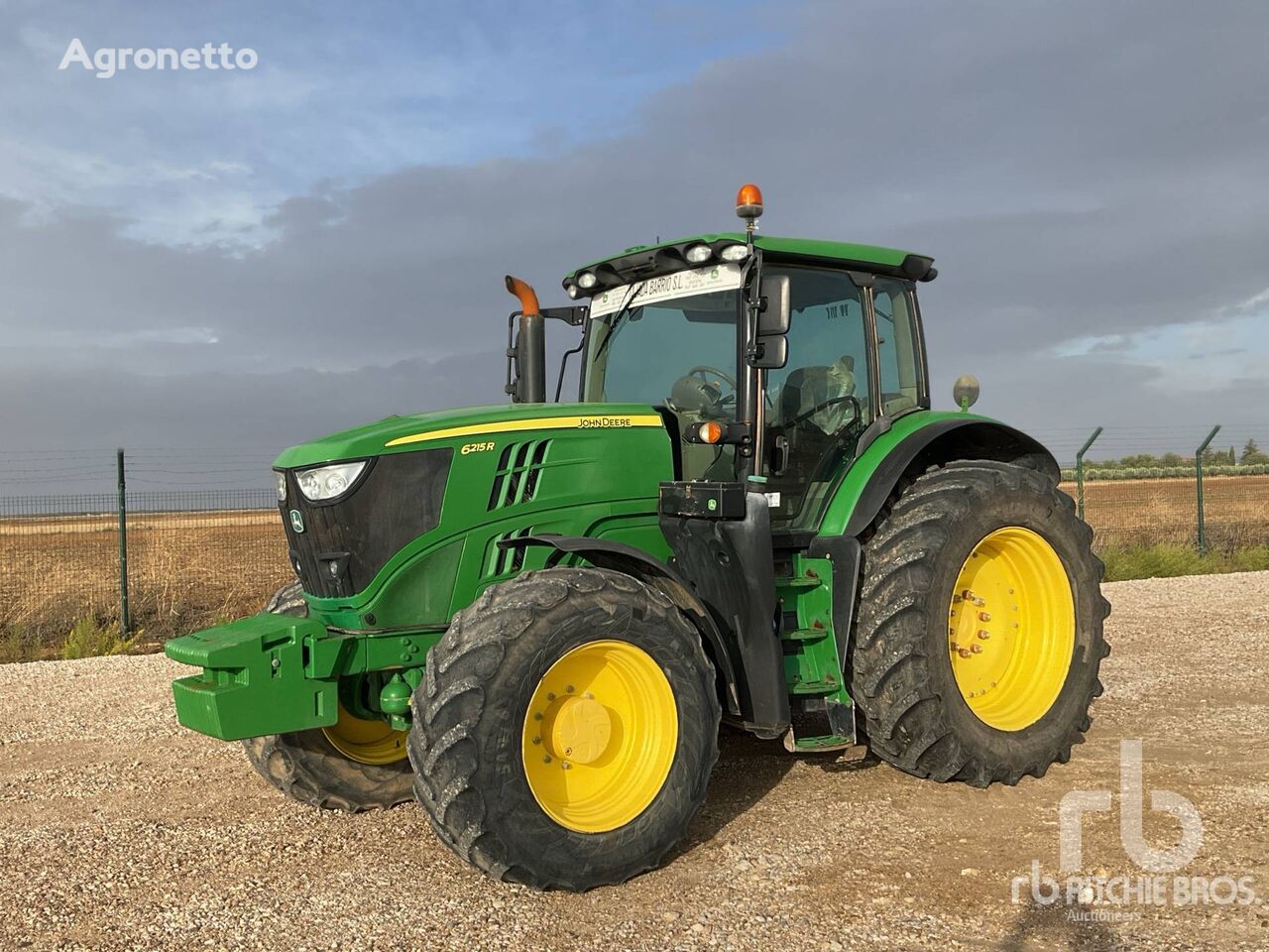 tractor cu roţi John Deere 6215R