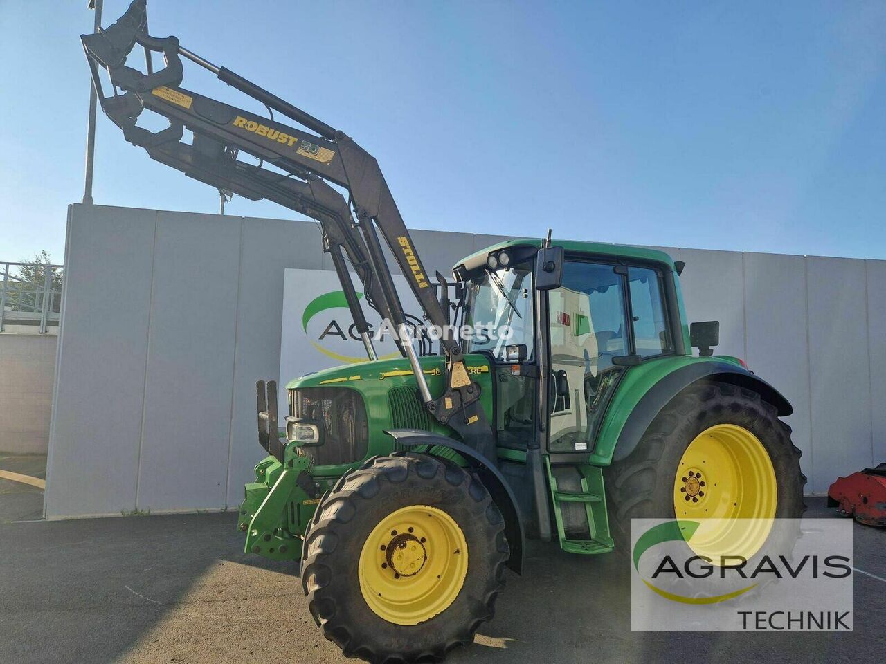 John Deere 6220 wheel tractor