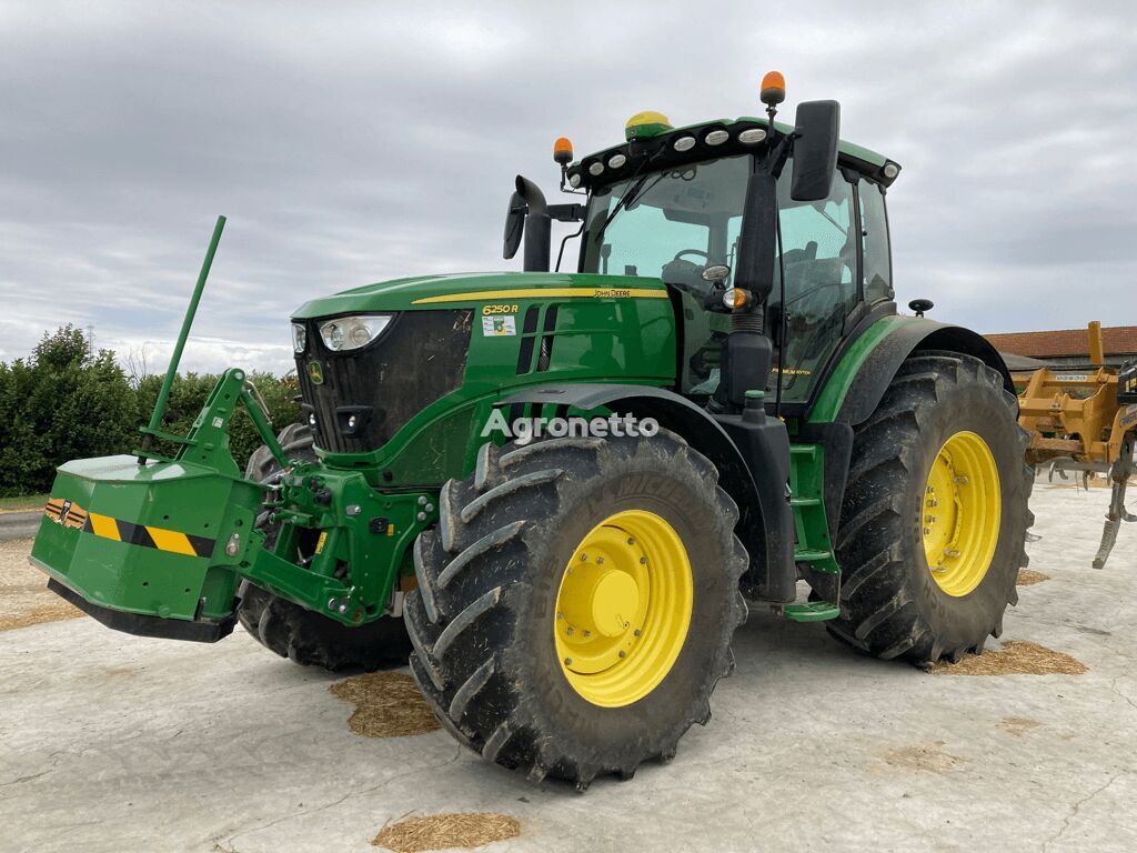 John Deere 6250R tractor de ruedas