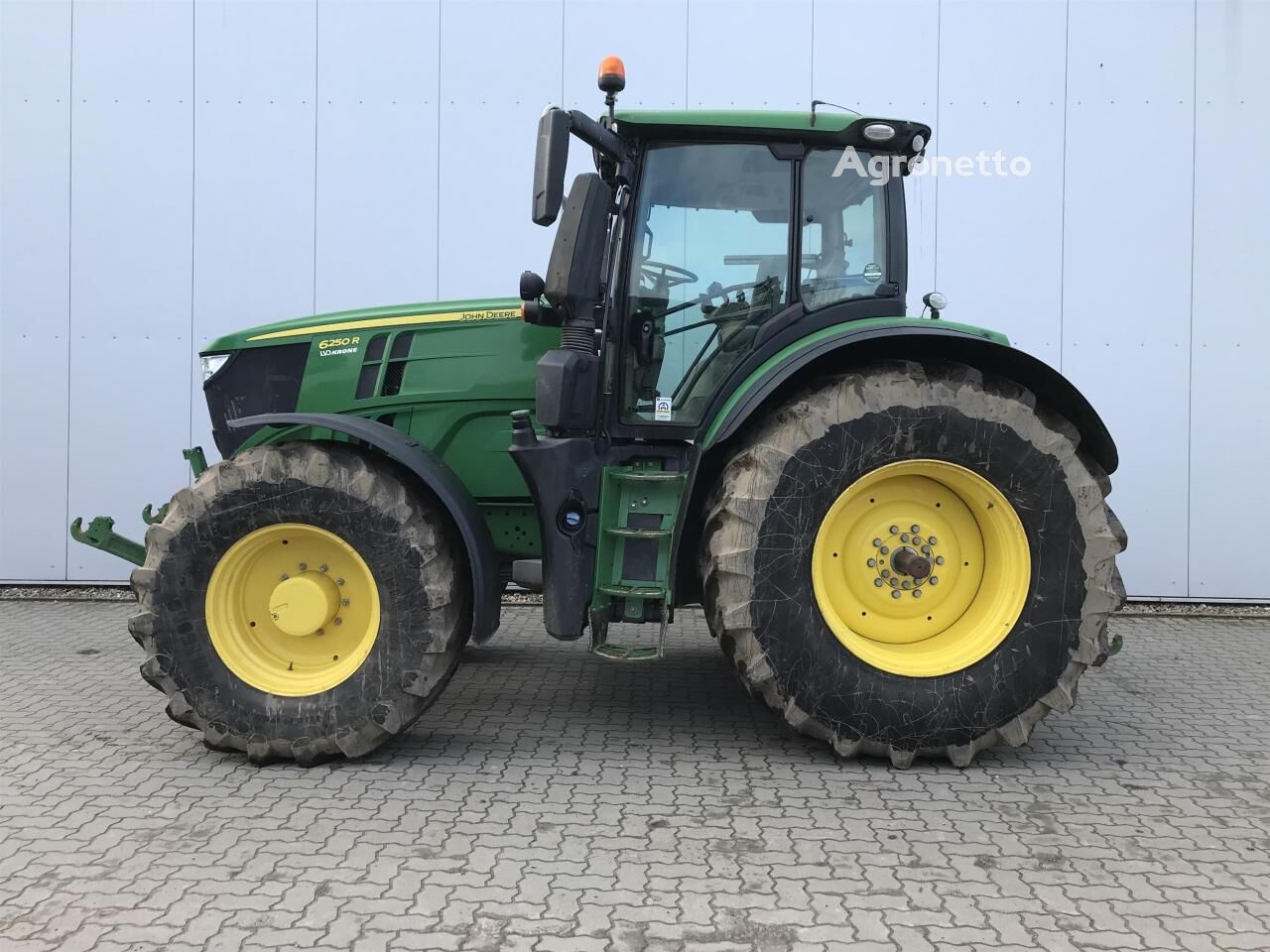 John Deere 6250R tekerlekli traktör - Agriline