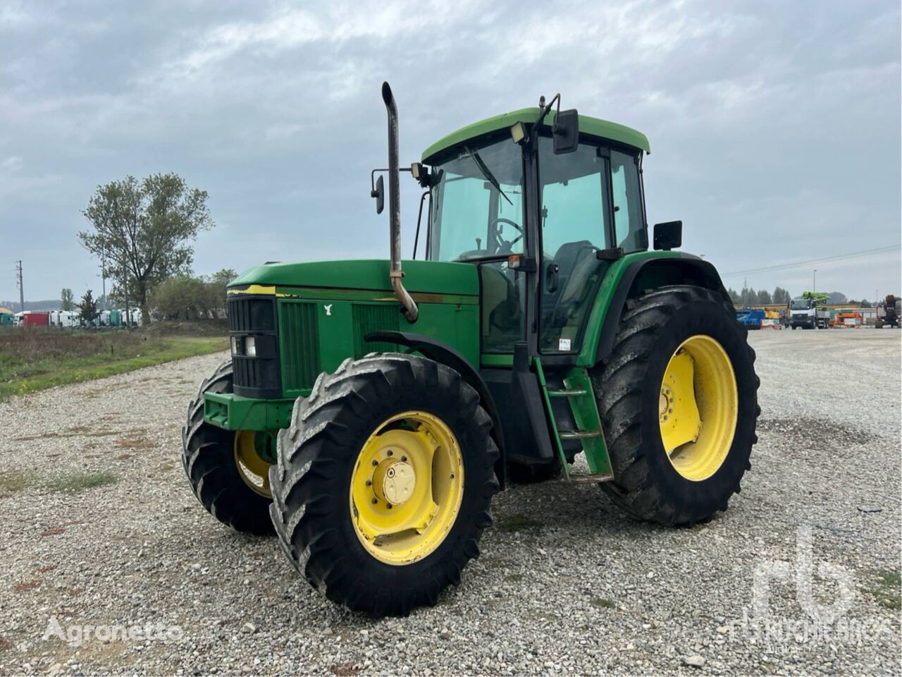 John Deere 6510 SE wheel tractor