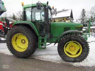 trator de rodas John Deere 6800
