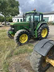 tracteur &agrave; roues John Deere 6800