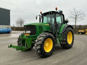 John Deere 6820 wielen trekker