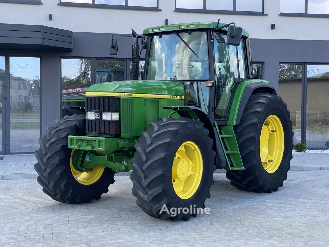 John Deere 6900 wheel tractor - Agroline