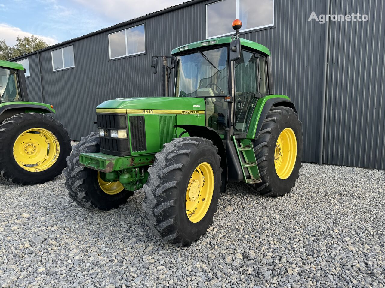 John Deere 6910 traktor na kotačima