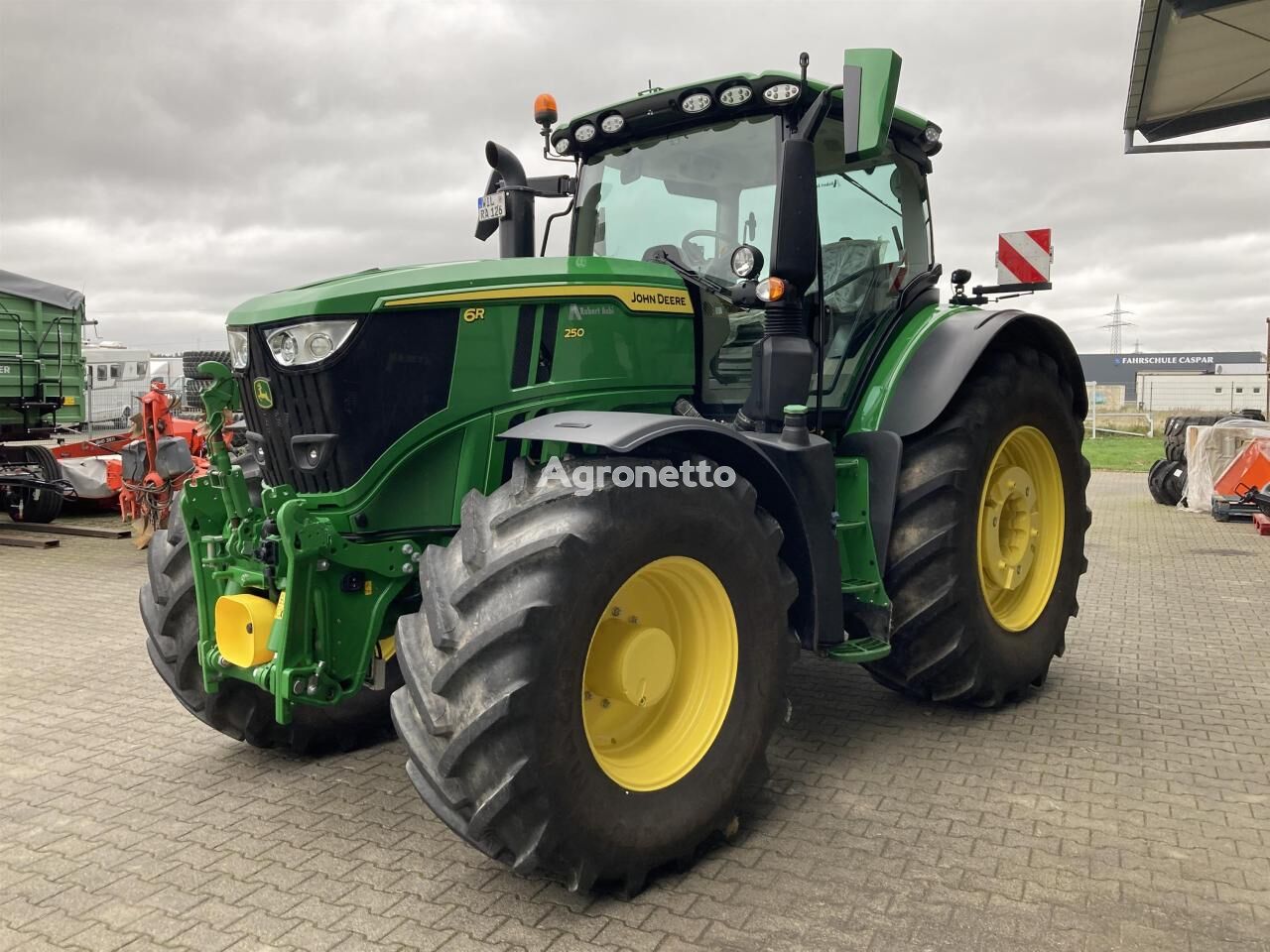 John Deere 6R 250 kerekes traktor