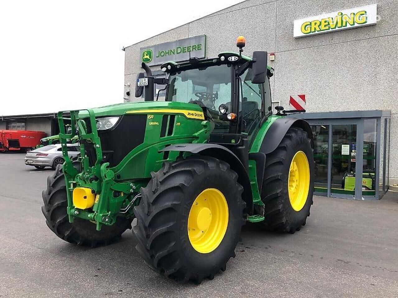 трактор колісний John Deere 6r215