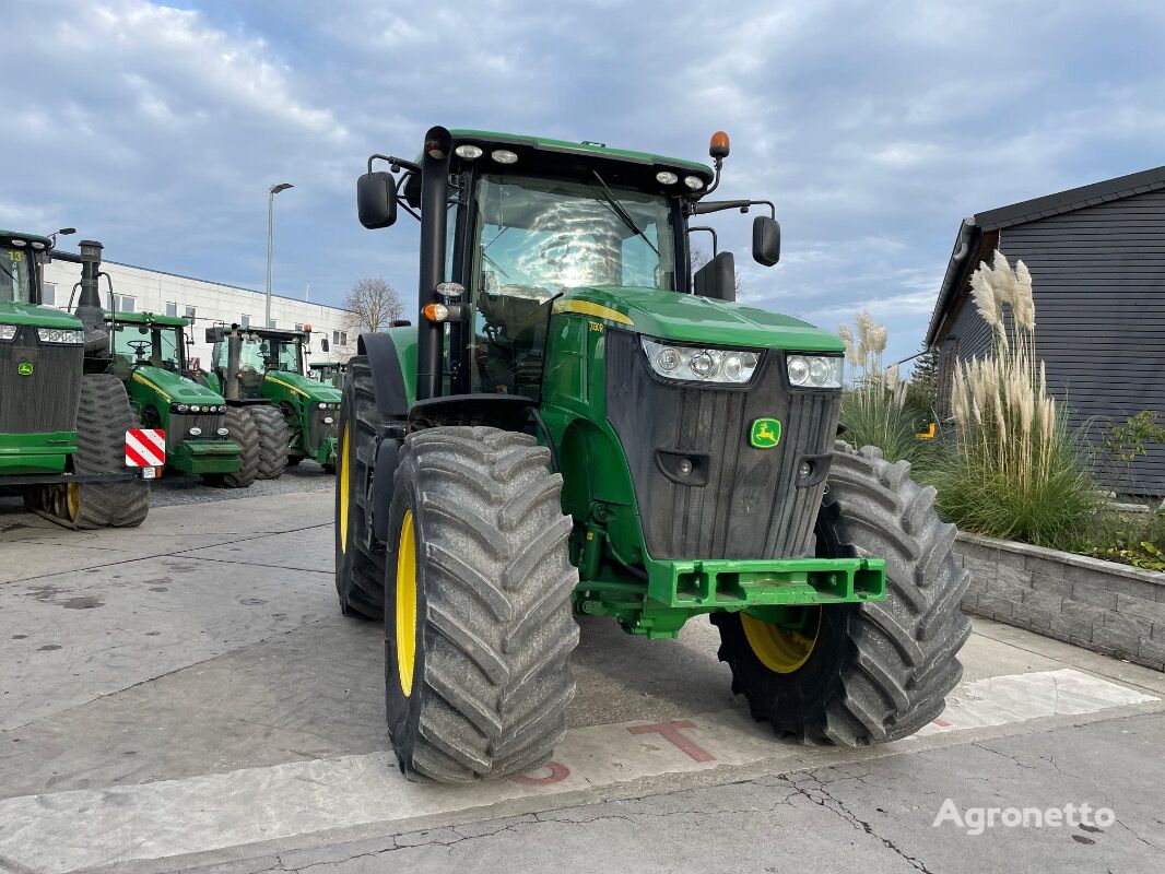 trator de rodas John Deere 7230 R