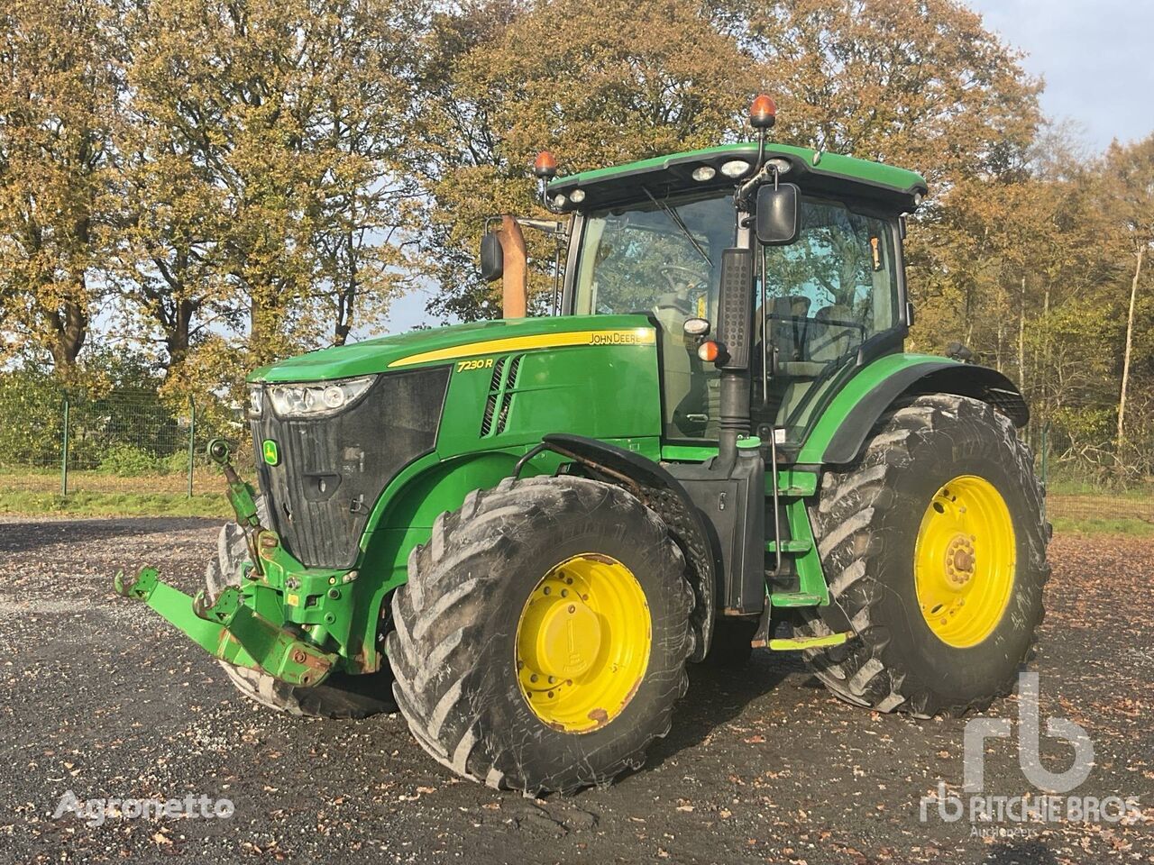 John Deere 7230R traktor točkaš