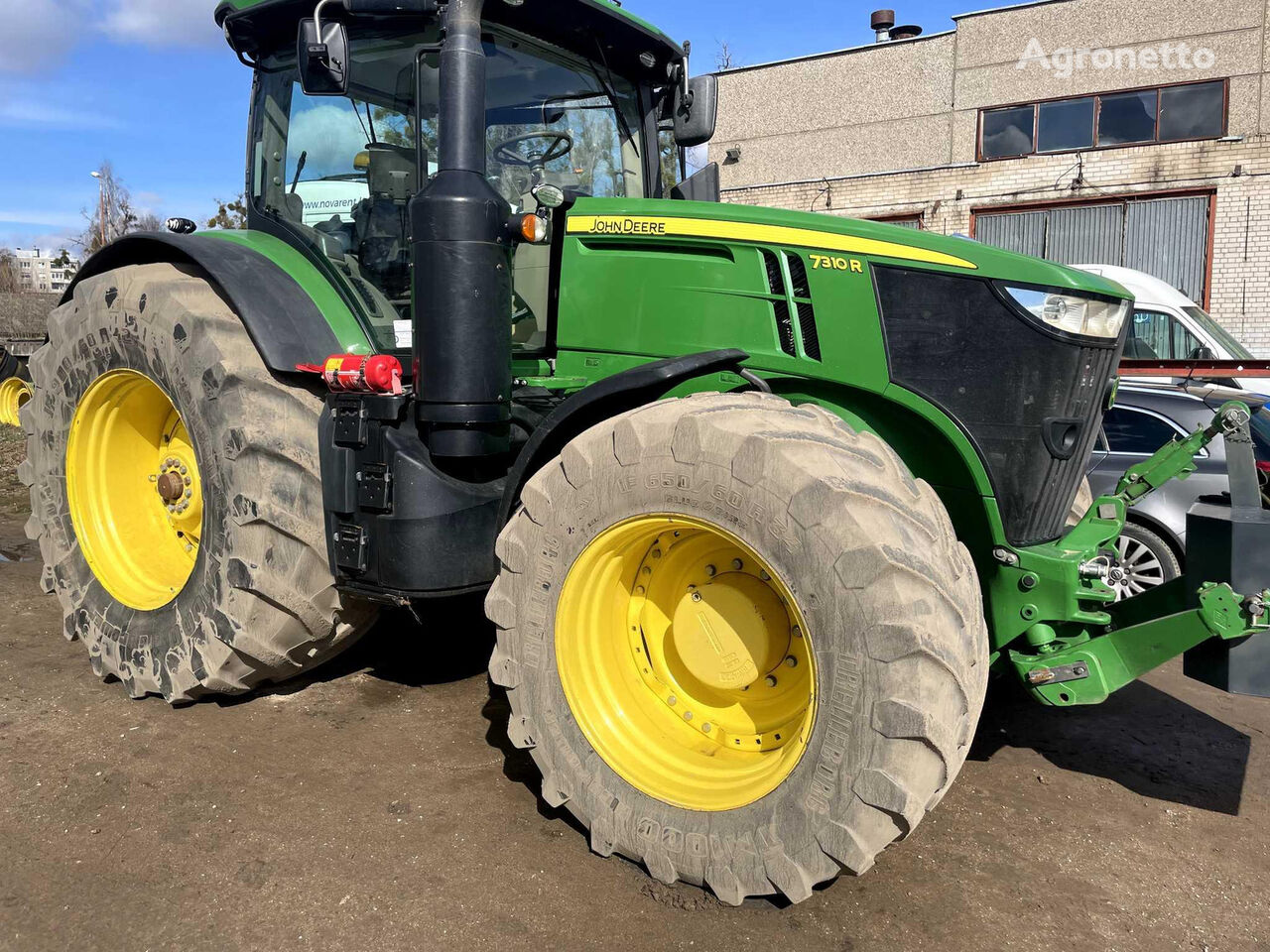 трактор колесный John Deere 7310R