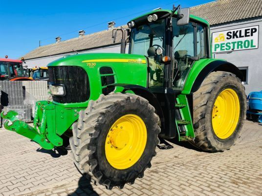 John Deere 7530 wheel tractor