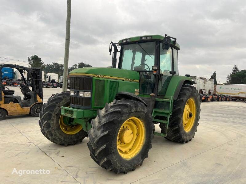 John Deere 7700 traktor på hjul