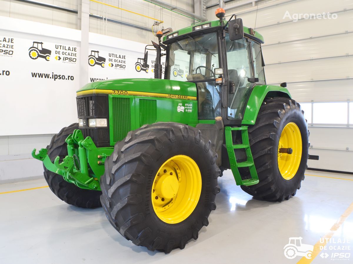 John Deere 7700 wheel tractor