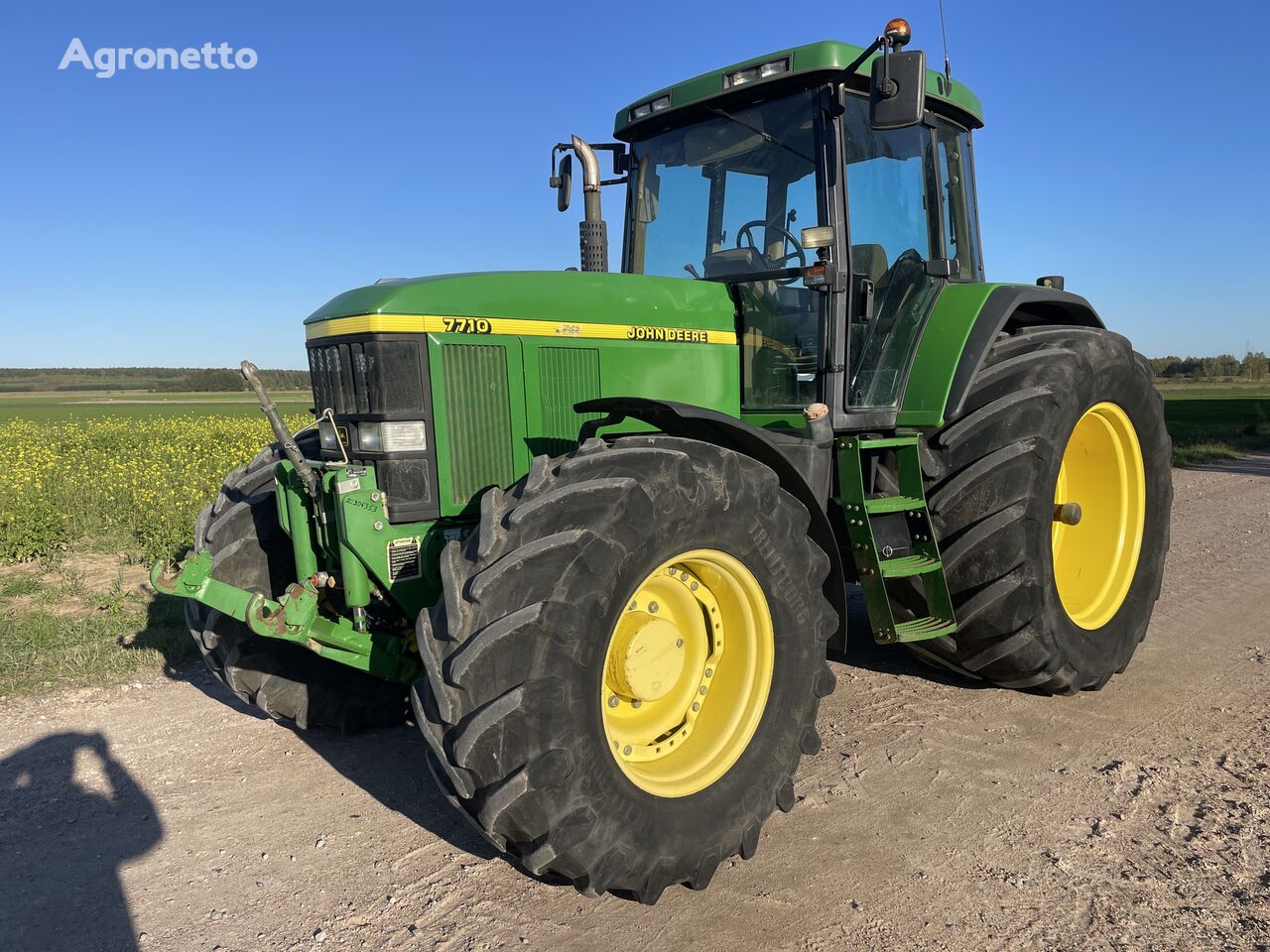 tracteur à roues John Deere 7710