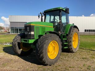 جرار بعجلات John Deere 7800