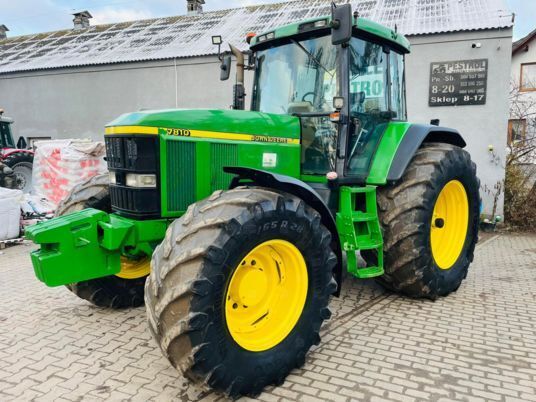 трактор колесный John Deere 7810