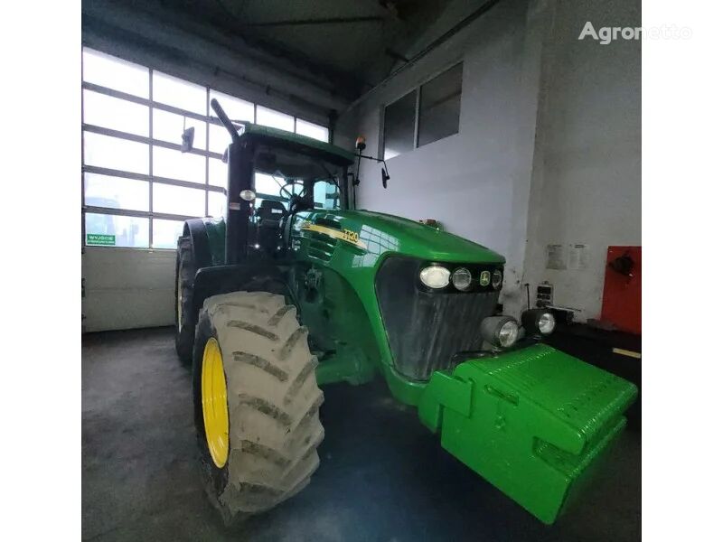 جرار بعجلات John Deere 7820