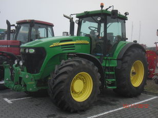 John Deere 7820 wheel tractor