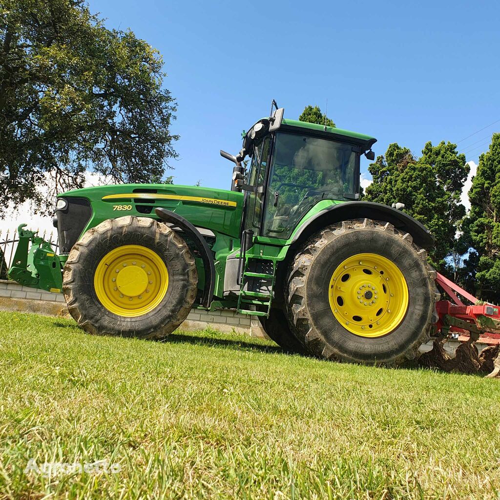 трактор колесный John Deere 7830