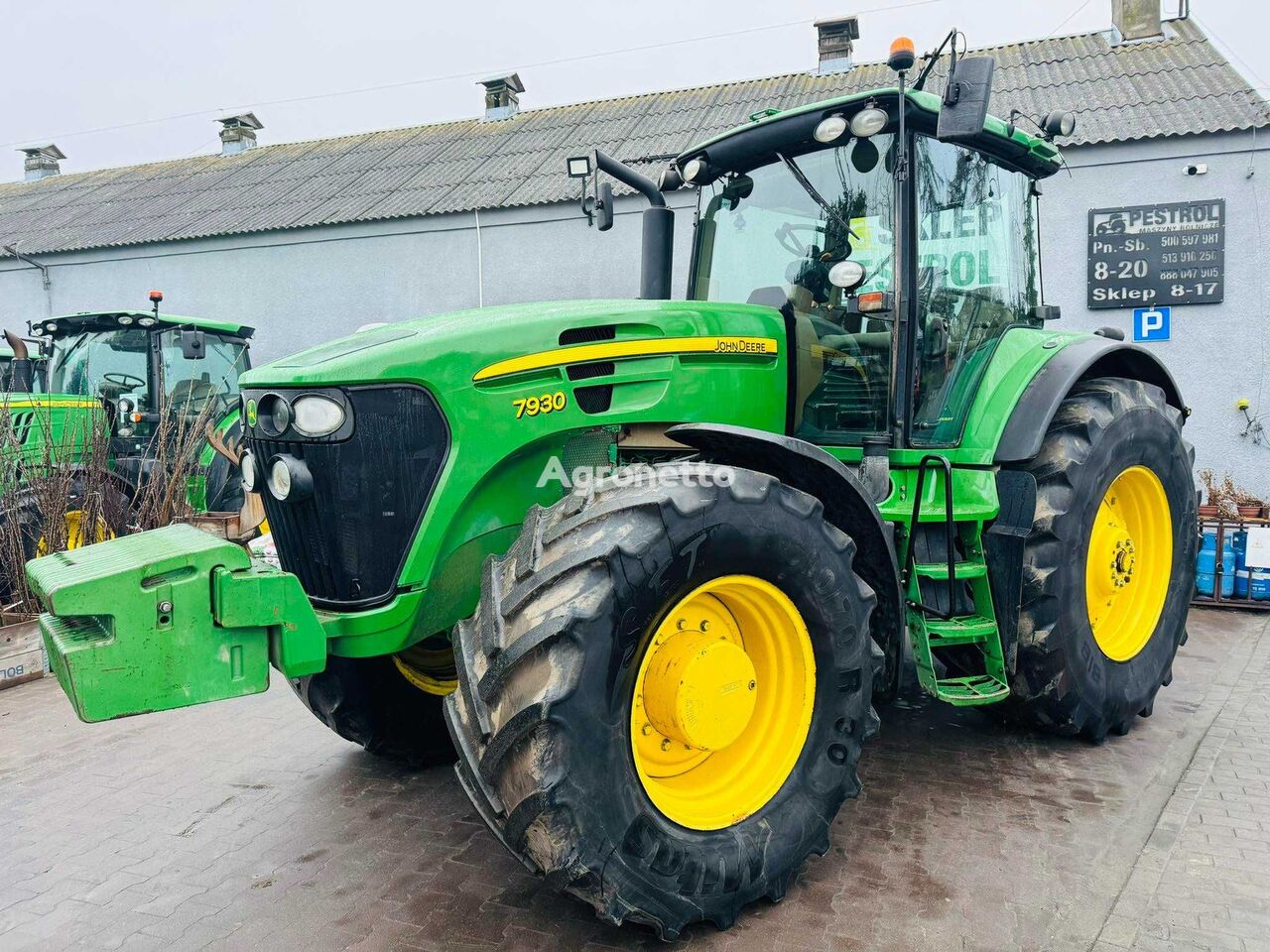 tracteur à roues John Deere 7930