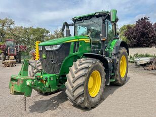 kolový traktor John Deere 7R270
