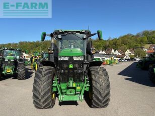 kolesov&yacute; traktor John Deere 7r330