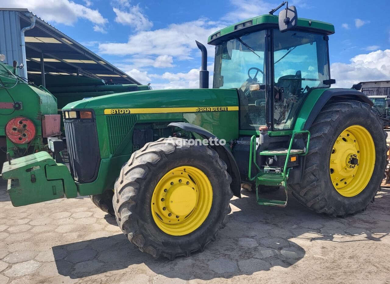 ratastraktor John Deere 8100