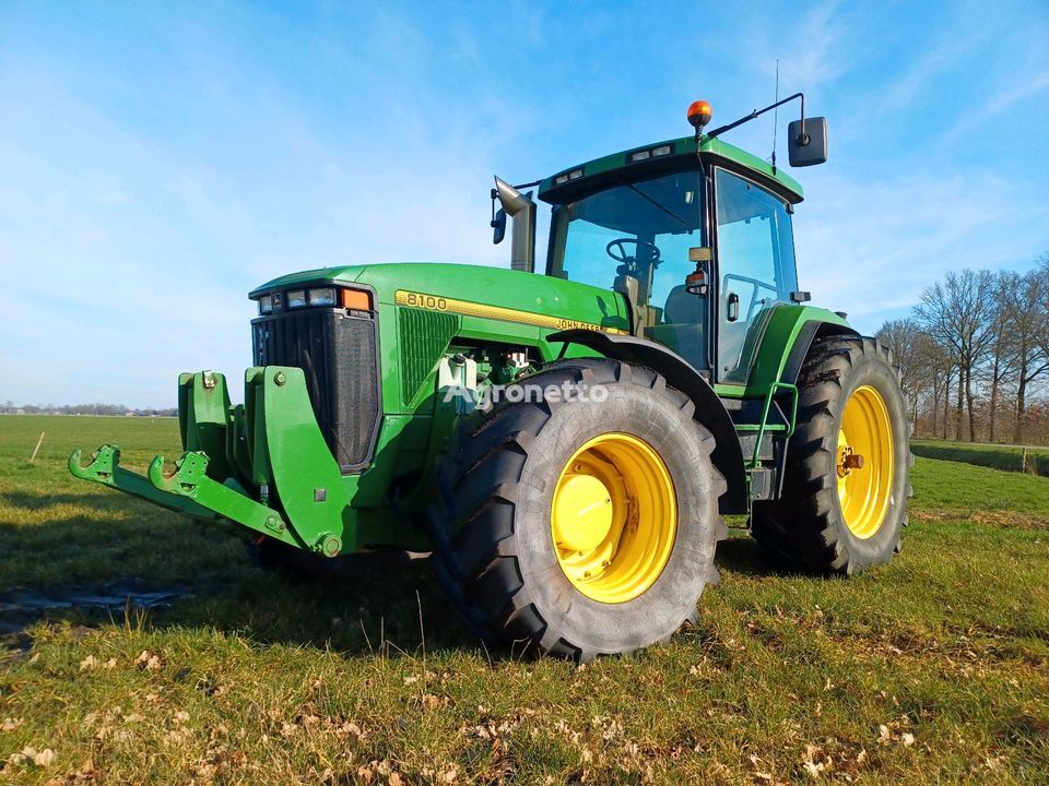 John Deere 8100 wielen trekker