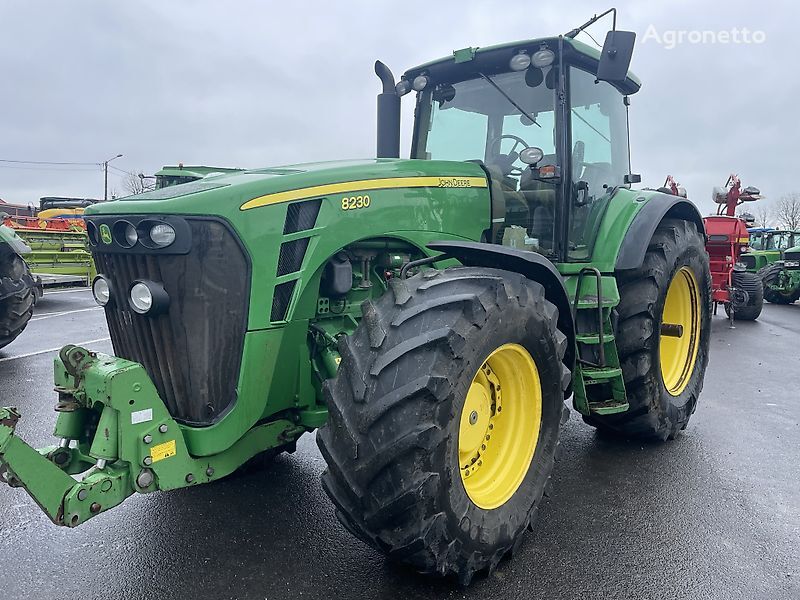 John Deere 8230 tractor de ruedas