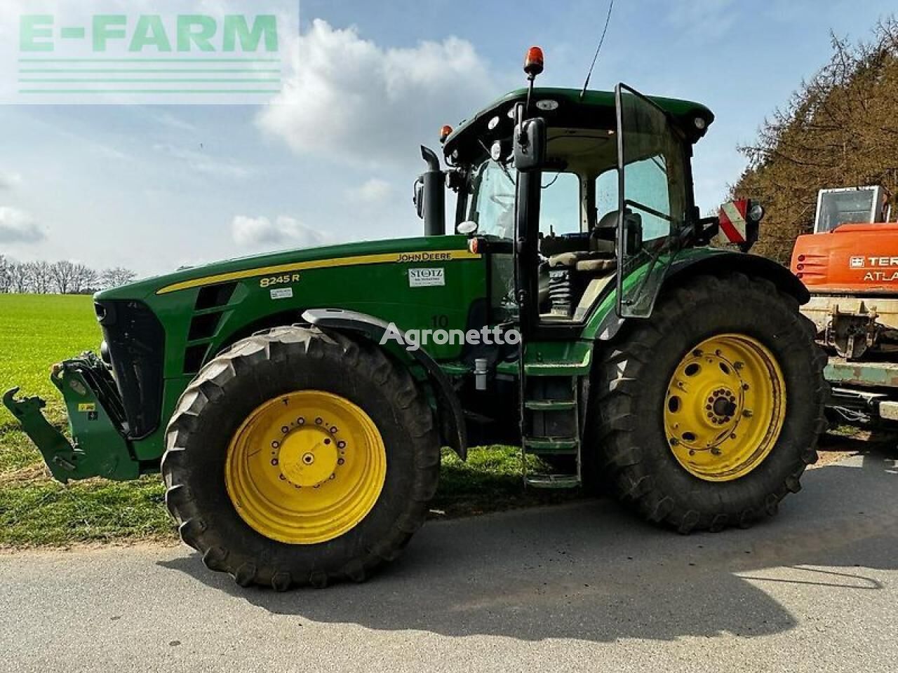 ratastraktor John Deere 8245r