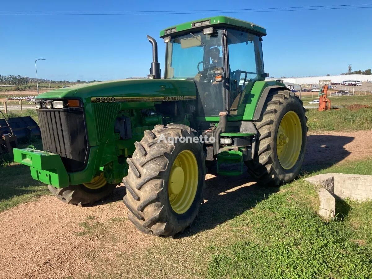 Tracteur à roues John Deere 8300 - Agronetto